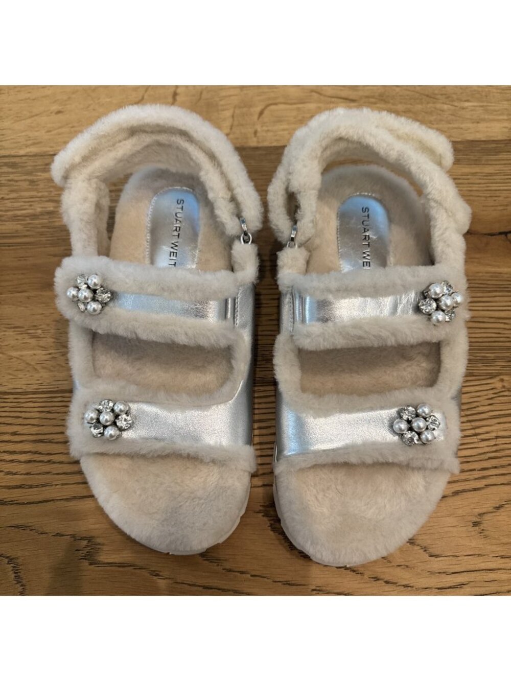 NEW Stuart Weitzman Wynter Genuine Shearling Sandals Size 7